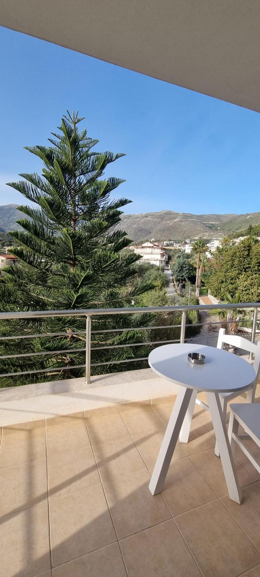 The Sunny Side Apartment Himare Ngoại thất bức ảnh
