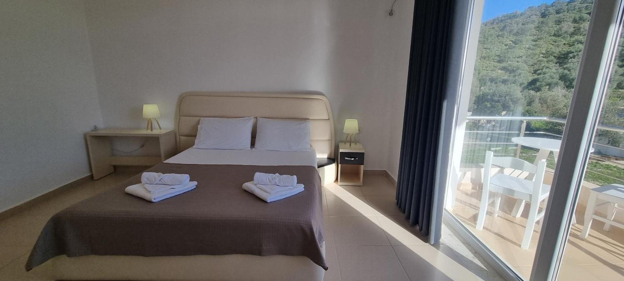The Sunny Side Apartment Himare Ngoại thất bức ảnh