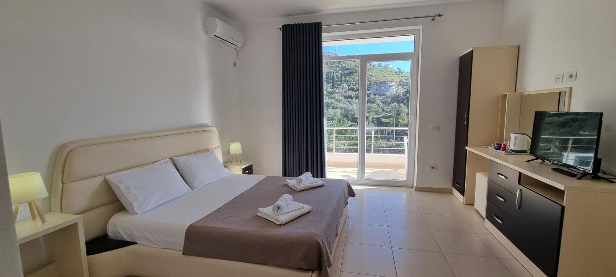 The Sunny Side Apartment Himare Ngoại thất bức ảnh