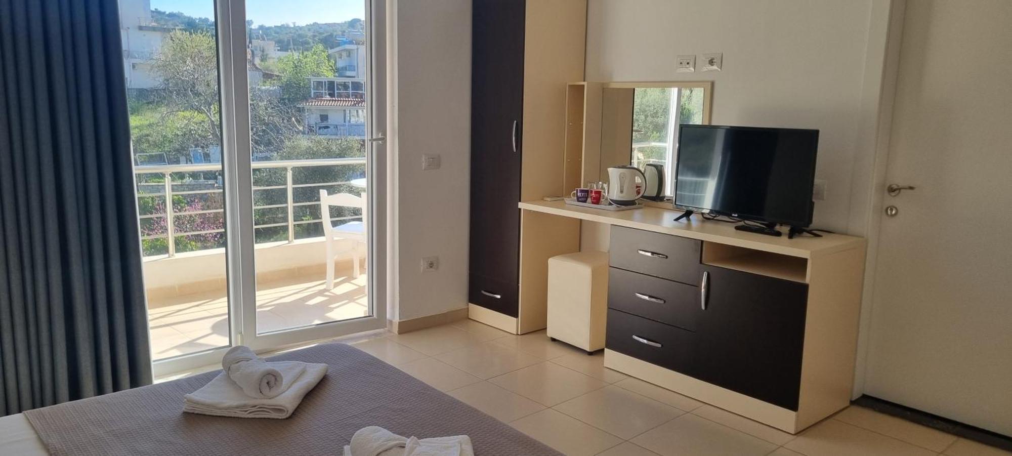 The Sunny Side Apartment Himare Ngoại thất bức ảnh