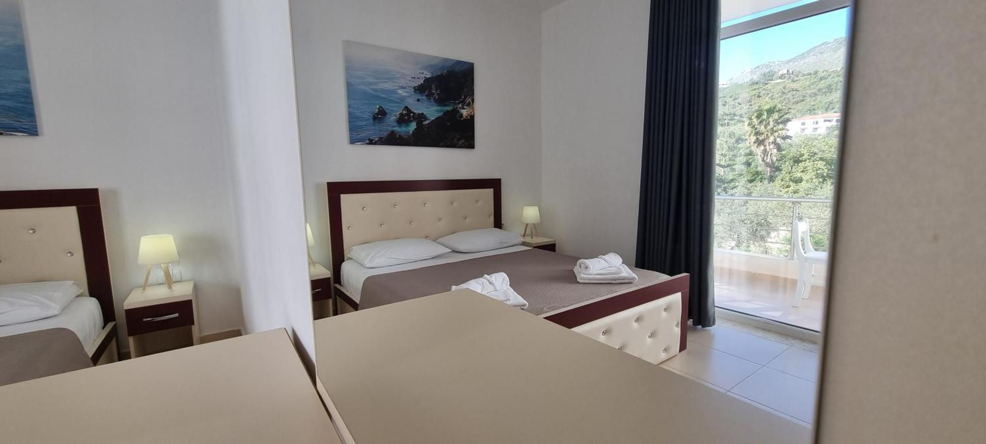 The Sunny Side Apartment Himare Ngoại thất bức ảnh