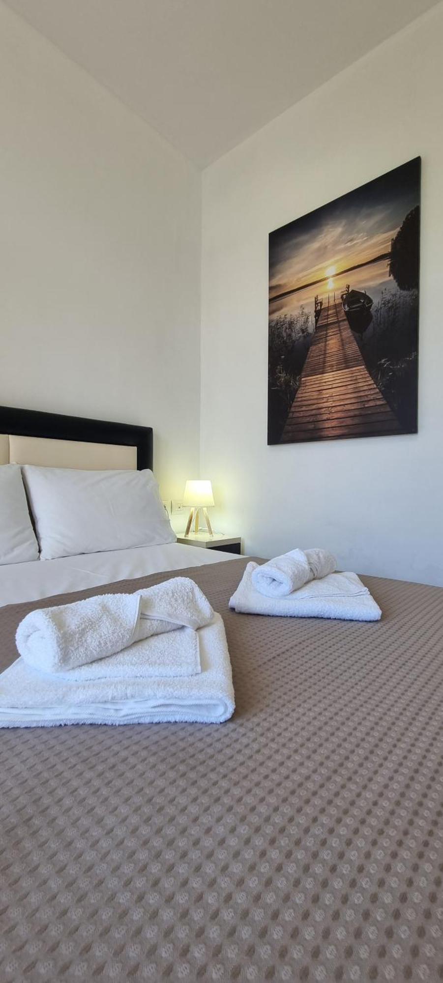 The Sunny Side Apartment Himare Ngoại thất bức ảnh