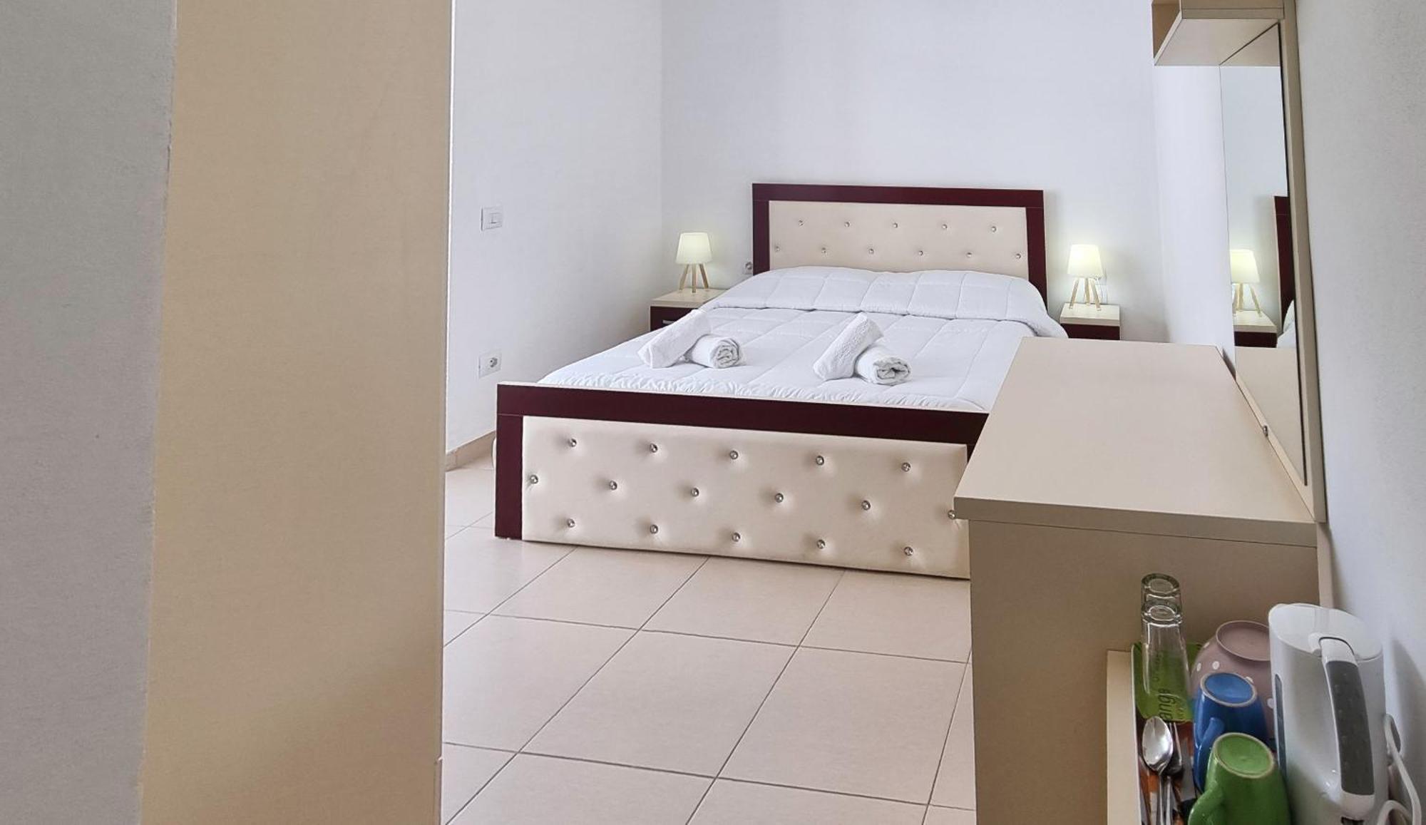 The Sunny Side Apartment Himare Ngoại thất bức ảnh