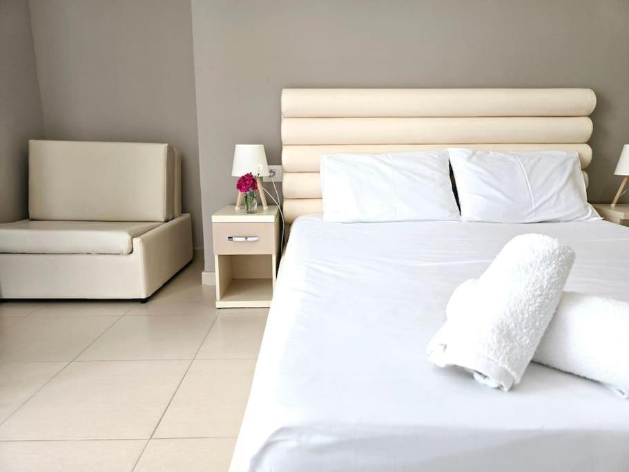 The Sunny Side Apartment Himare Ngoại thất bức ảnh