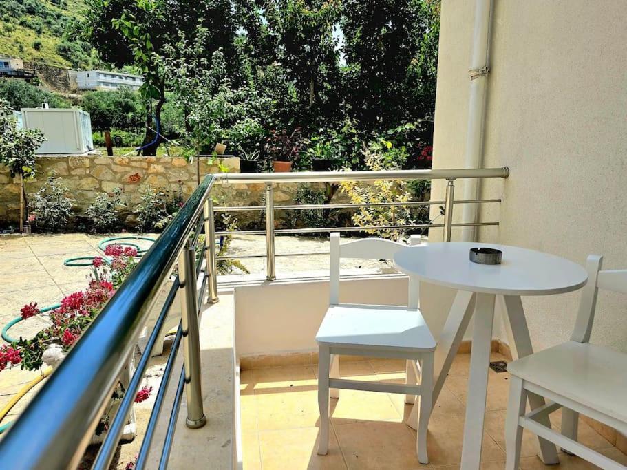 The Sunny Side Apartment Himare Ngoại thất bức ảnh